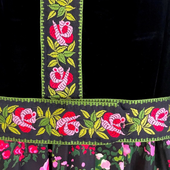 70s RK ORIGINALS true vintage BLACK velvet floral MAXI DRESS belt MEDIUM roses - Picture 12 of 12